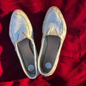 🔥80’s VINTAGE🔥Silver Leather Moccasins